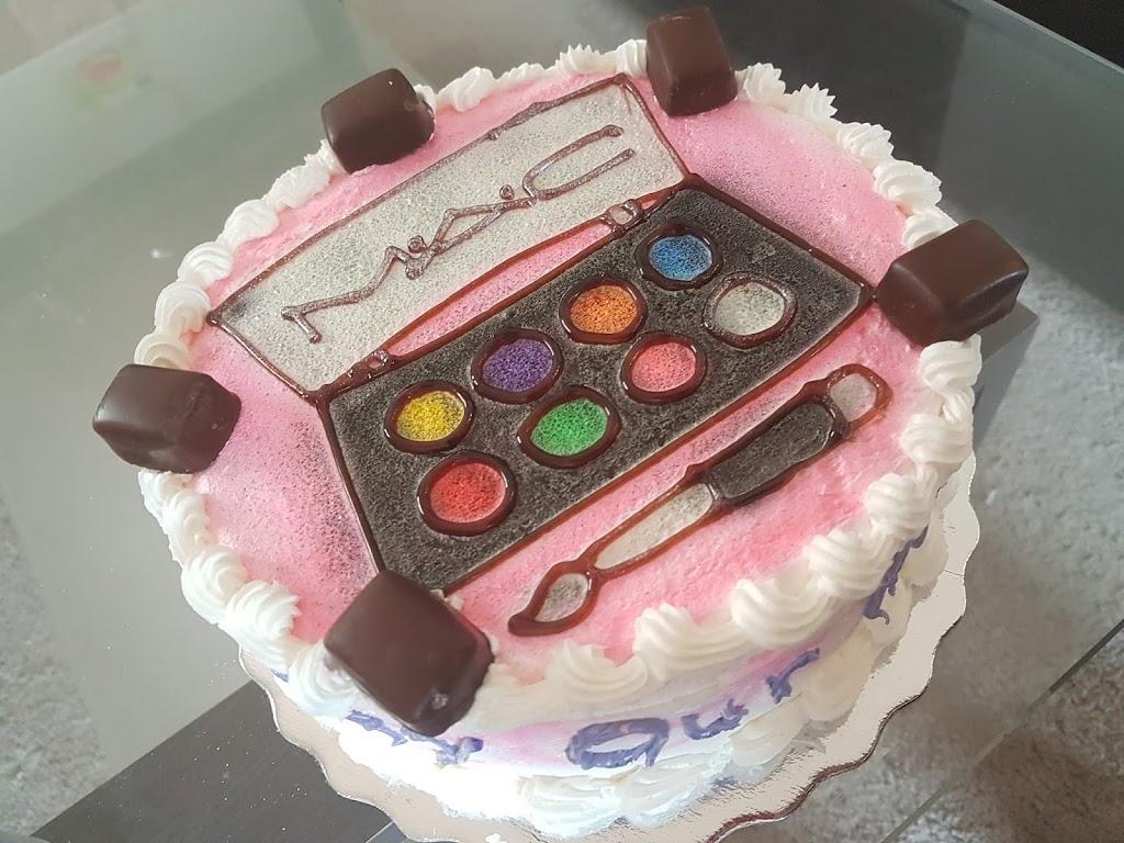 Creative Cakes by Susi | 157 Elizabeth Crescent, Whitby, ON L1N 3S1, Canada | Phone: (905) 444-9403