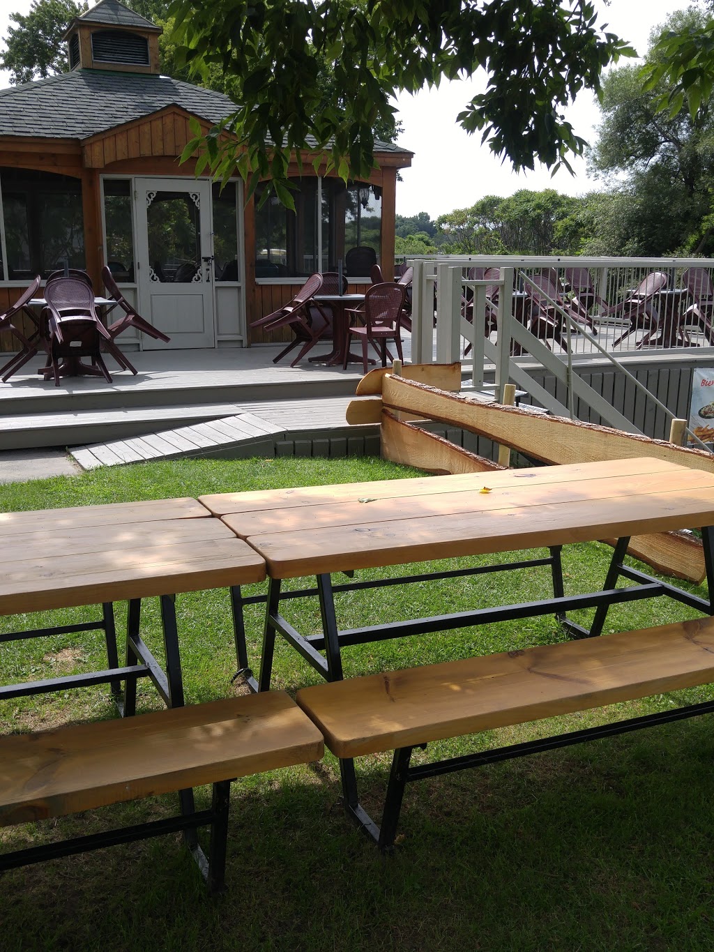 Cantine Du Quai | 244 Rang de lÎle, Pierreville, QC J0G 1J0, Canada | Phone: (450) 568-3664