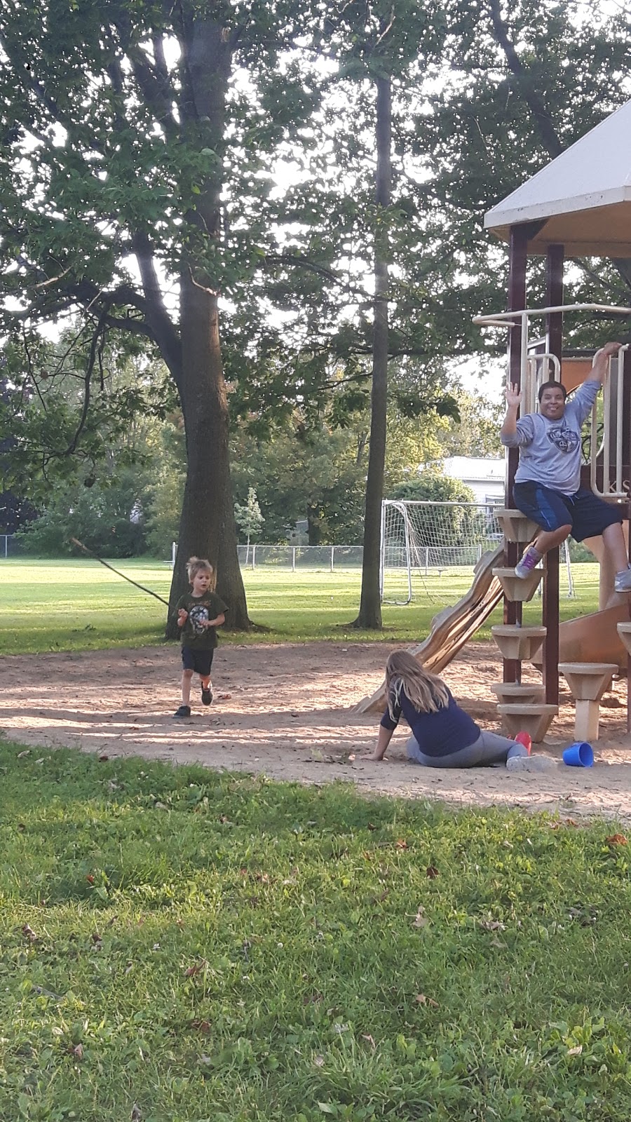 Woodlands Park | 292 Mowat Ave, Kingston, ON K7M 1L2, Canada