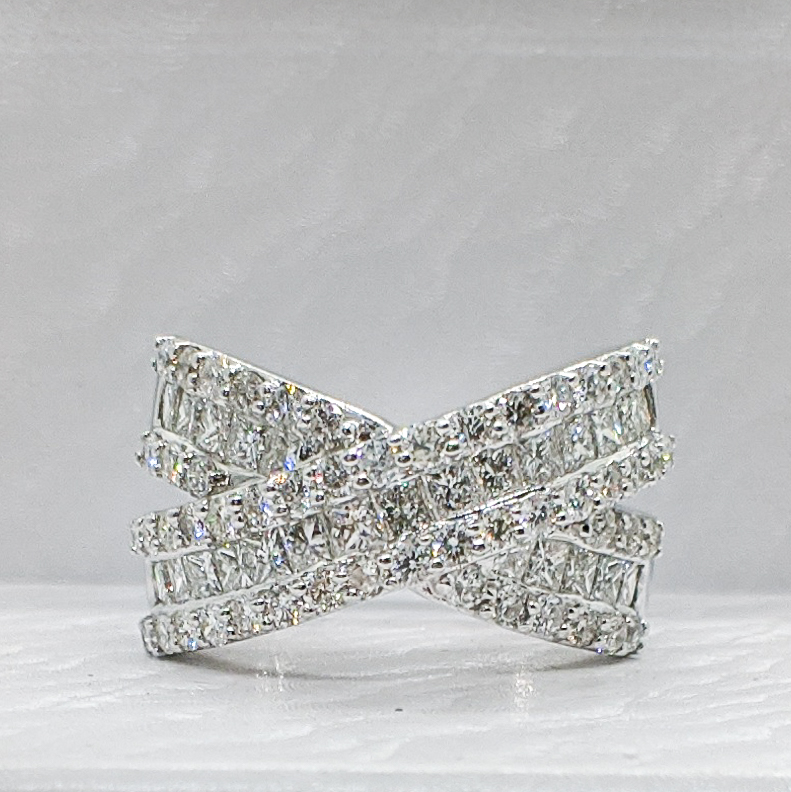 Zarehs Jewellery | 2814 Howard Ave #3, Windsor, ON N8X 3Y1, Canada | Phone: (519) 915-3666