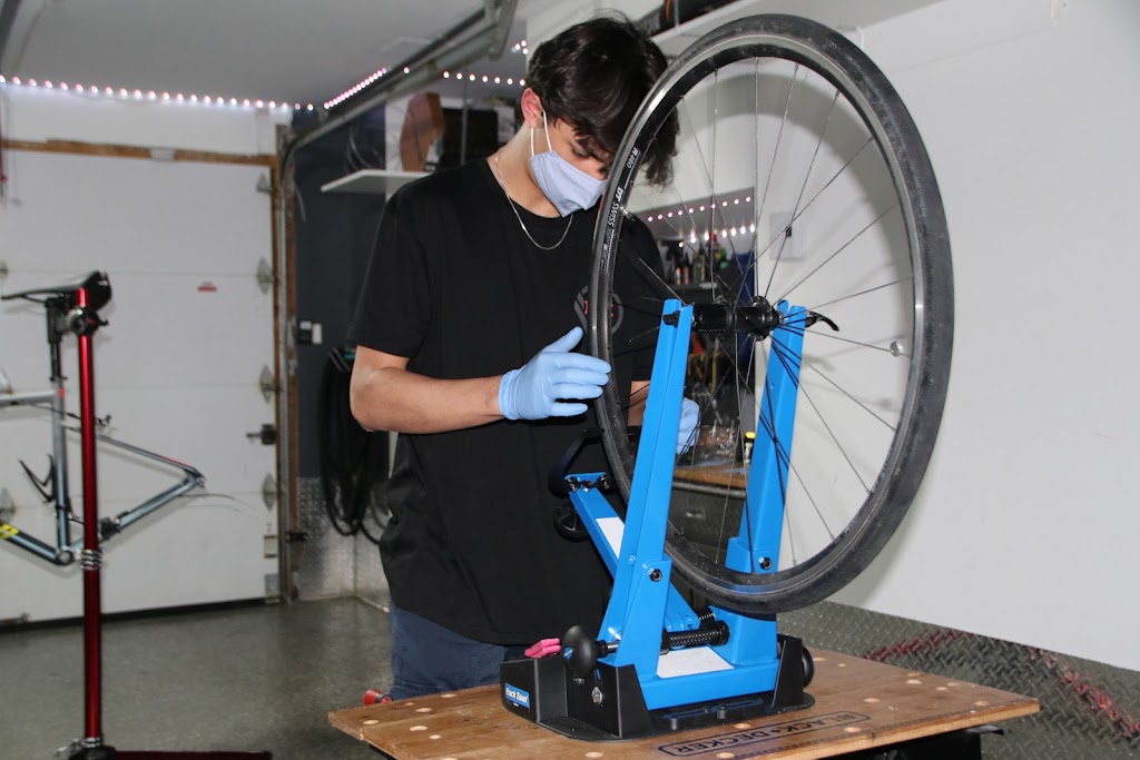 Hugo Velo | 22 Cr des Primevères, Verdun, QC H3E 1W9, Canada | Phone: (514) 434-7794
