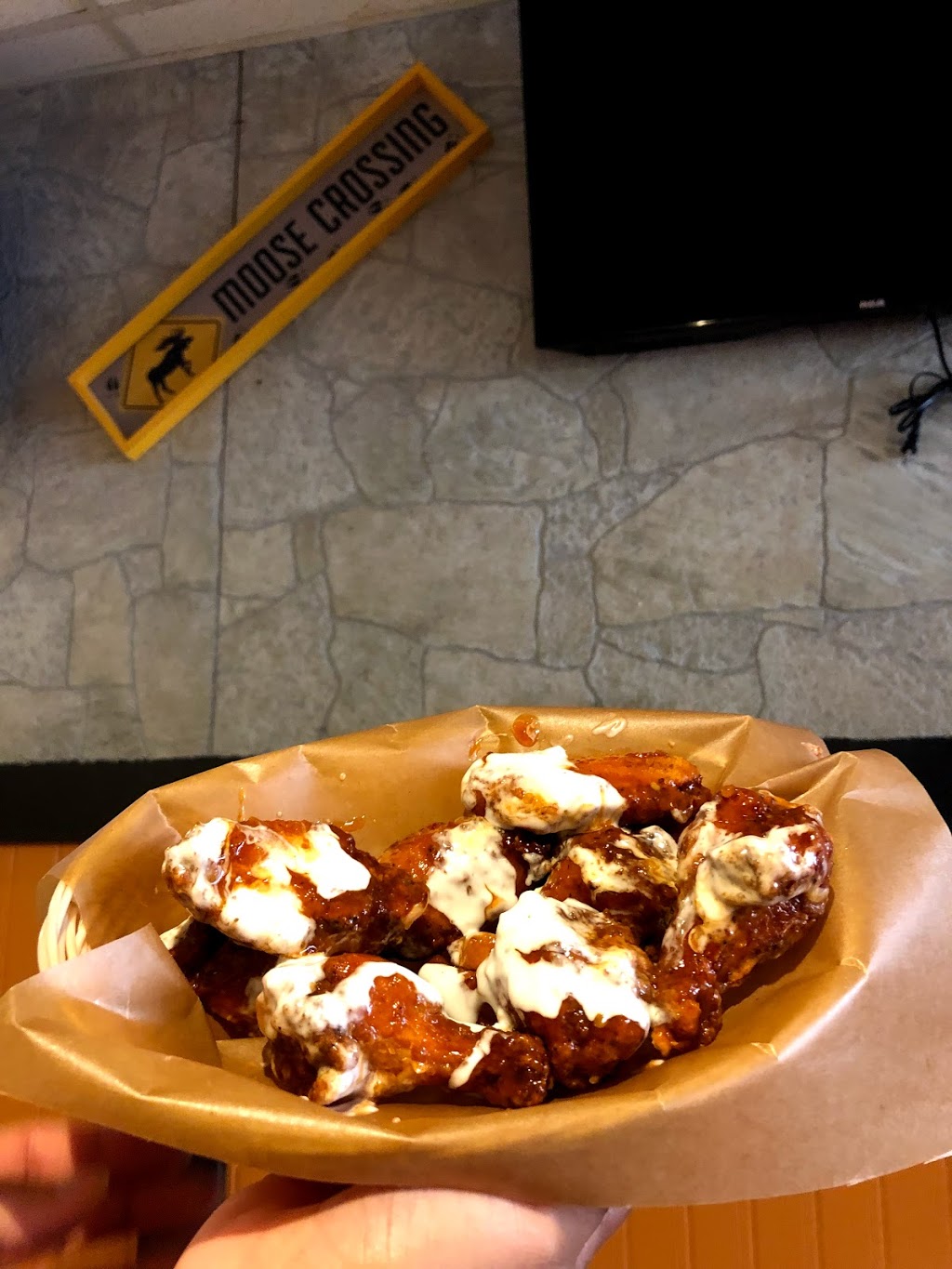 Colonel Wings Inc. | 69 King St W, Bowmanville, ON L1C 1R2, Canada | Phone: (905) 697-2444