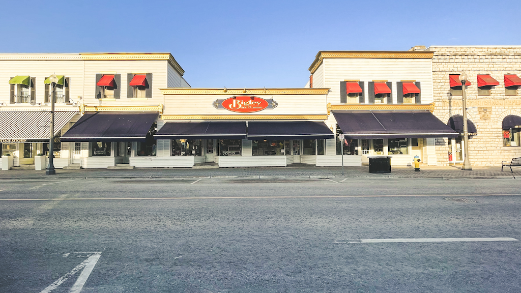Bigley Shoes & Clothing | 39 Bolton St, Bobcaygeon, ON K0M 1A0, Canada | Phone: (705) 738-2522