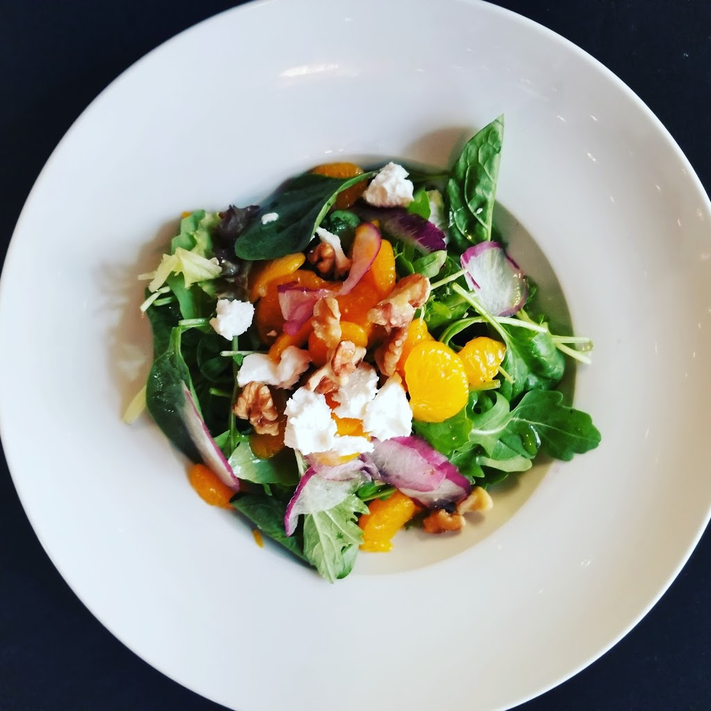 Chuckles Jack family dining | 23 Russell St E, Smiths Falls, ON K7A 1E7, Canada | Phone: (613) 205-1400