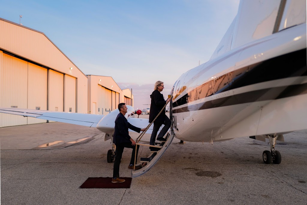 Fast Air Executive Aviation - West | Hangar C, 1205 Townline Rd, Abbotsford, BC V2T 6E1, Canada | Phone: (888) 372-3780