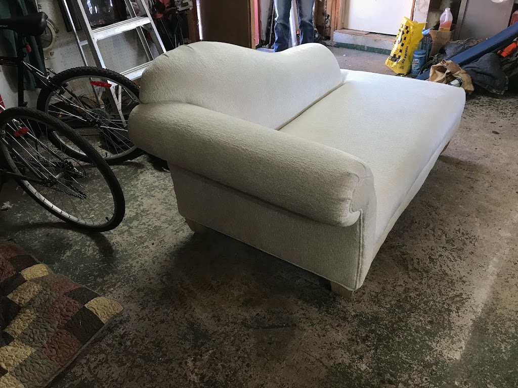 Bobs Upholstery 1972 | 18 Frank St, Carleton Place, ON K7C 2Z7, Canada | Phone: (613) 250-9090