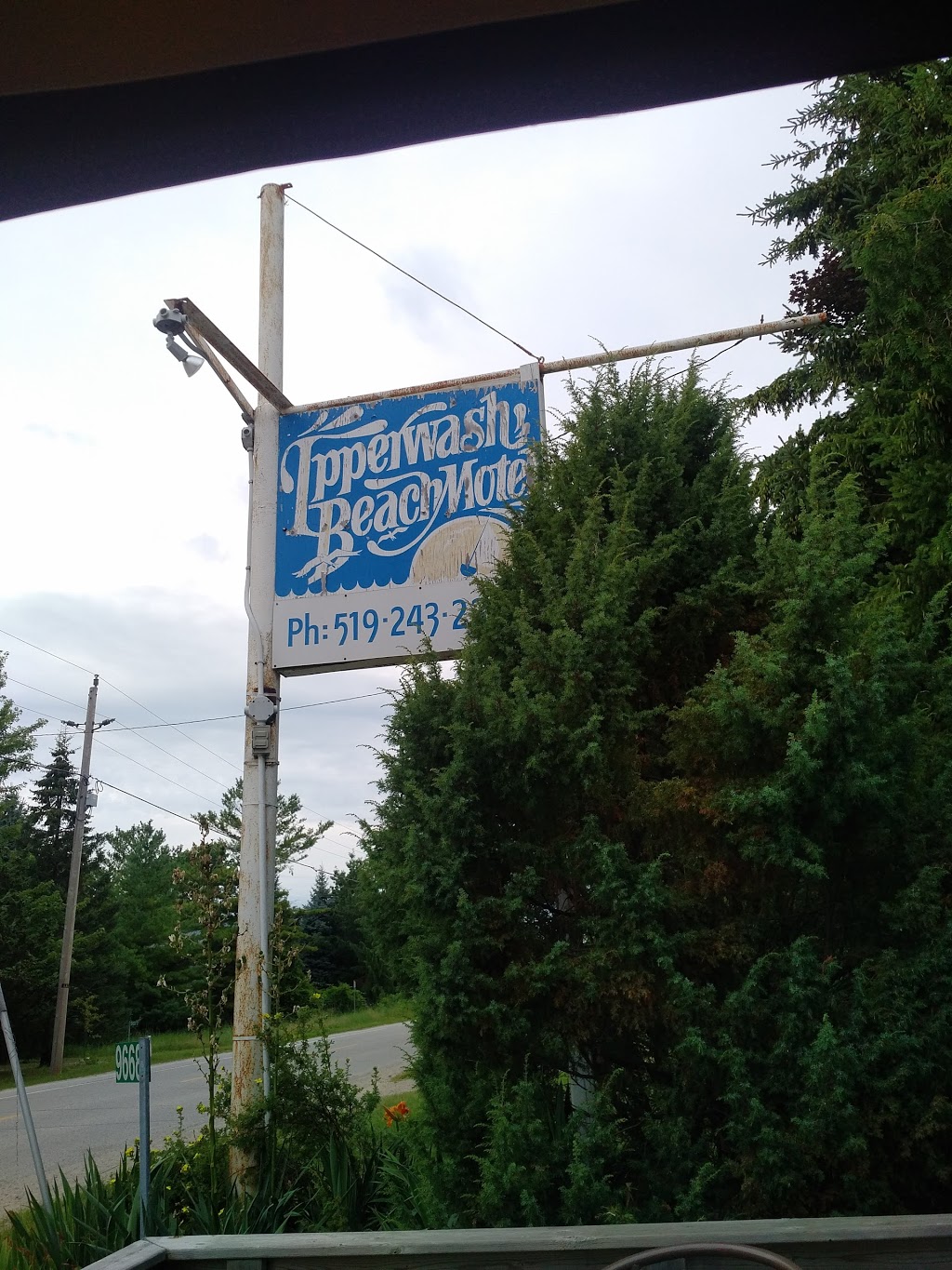 Ipperwash Beach Motel - 9668 Ipperwash Rd, Lambton Shores, ON N0N 1J3 ...