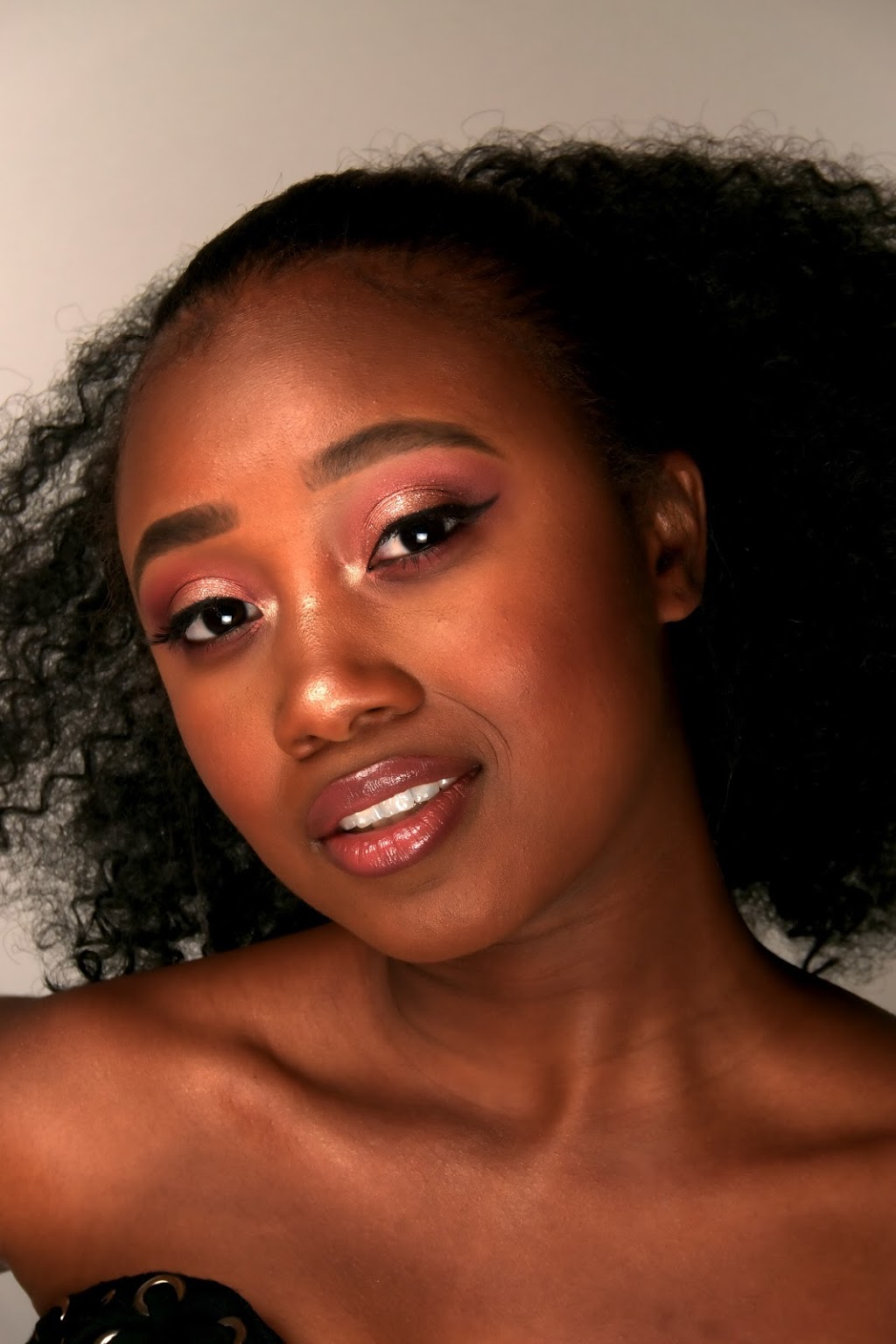 Chi Makeup Artist - Wedding, Lessons, Workshops and All Events | Drummond Rd, Niagara Falls, ON L2G 0G9, Canada | Phone: (647) 829-9104