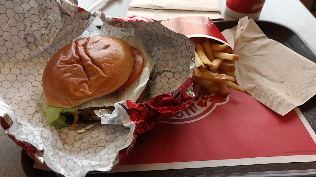 Wendys | 6585 Airport Rd, Mississauga, ON L4V 1E5, Canada | Phone: (905) 678-7846