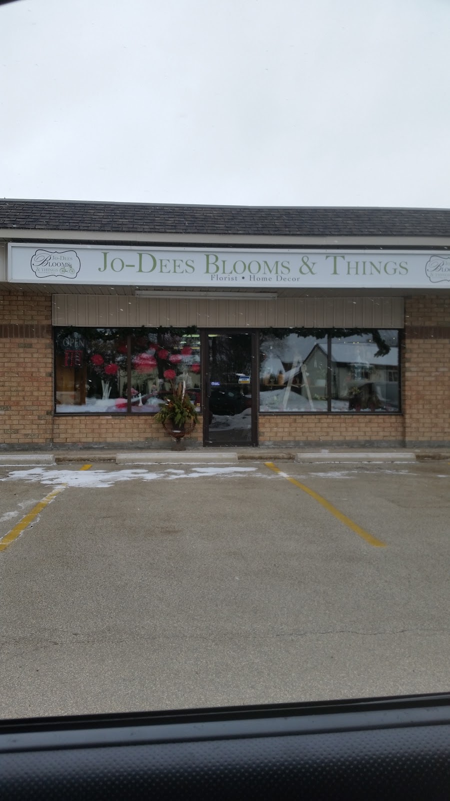 Jo-Dees Blooms & Things | florist | 195 Mill St, Angus, ON L0M 1B2, Canada | 7054246882 OR +1 705-424-6882