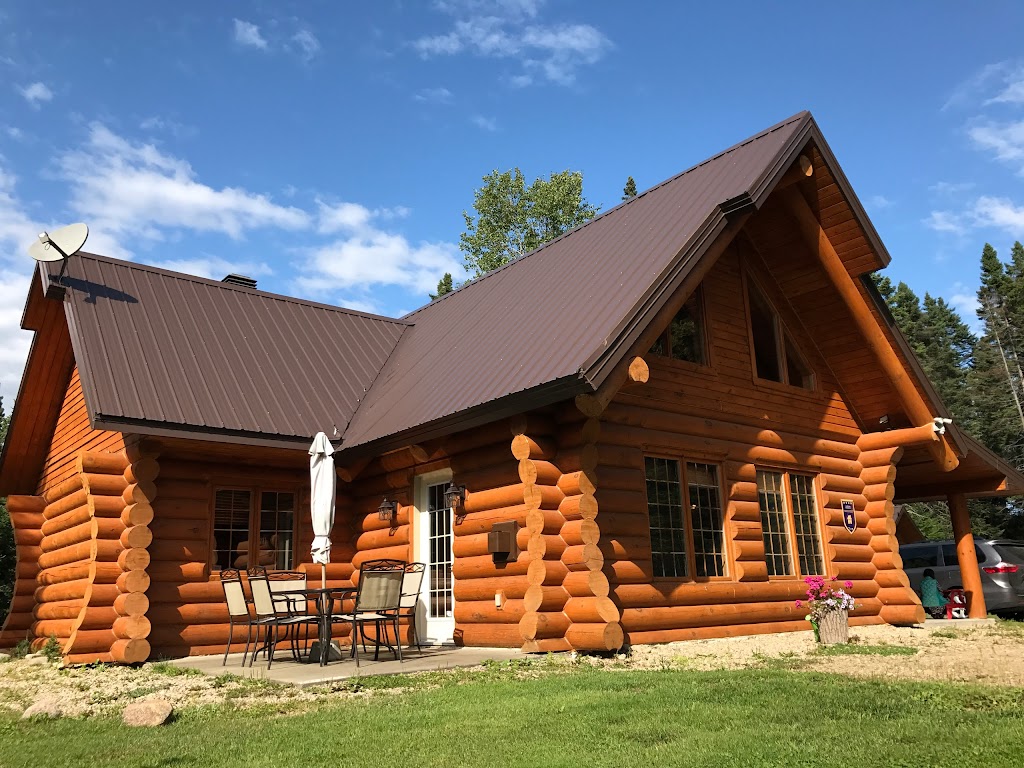 Le Chalet Bois Rond Relax | 46 Rue Ceinture du Lac, Saint-Tite-des-Caps, QC G0A 4J0, Canada | Phone: (418) 823-1184