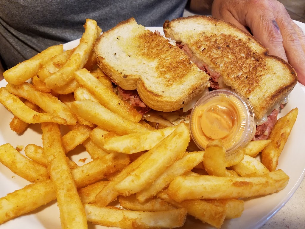Algonac Flaming Grill | 1065 St Clair River Dr, Algonac, MI 48001, USA | Phone: (810) 512-5184