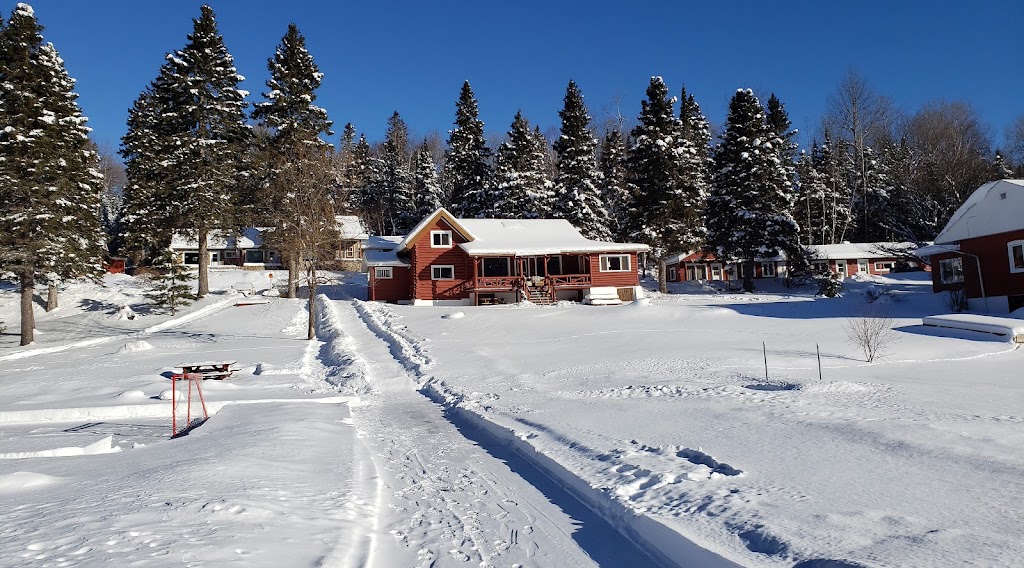 Auberge Kan à Mouche | 7639 Chem. Brassard, Saint-Michel-des-Saints, QC J0K 3B0, Canada | Phone: (450) 833-6662