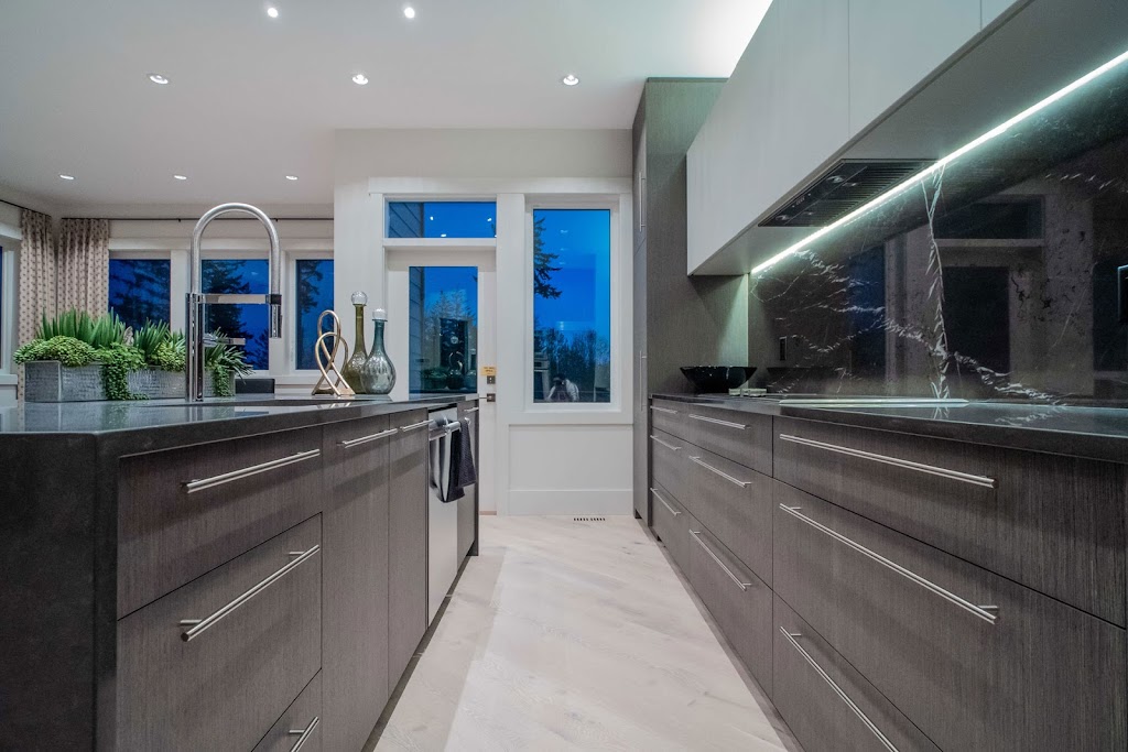 L!VE Hometours | 14821 Hardie Ave, White Rock, BC V4B 2H6, Canada | Phone: (604) 719-2819