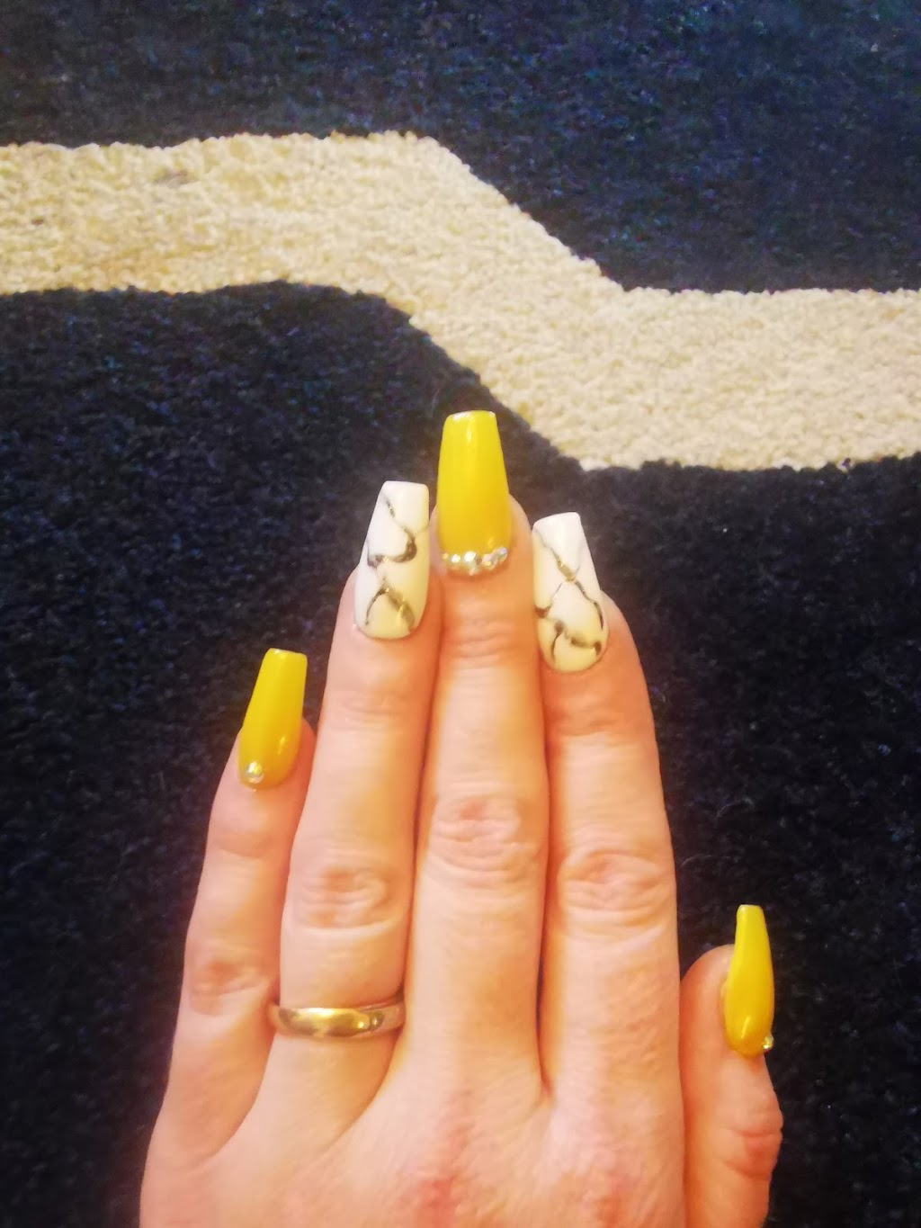 Halee Nails | 550 Clareview Rd NW, Edmonton, AB T5A 4H2, Canada | Phone: (780) 476-2832