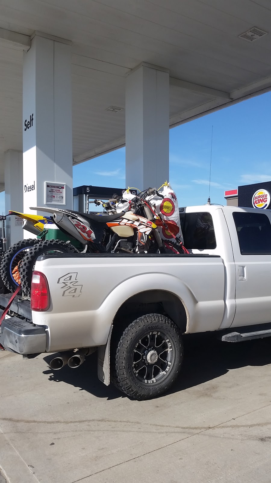 Burger King | 283188 Range Rd 293, Crossfield, AB T0M 0S0, Canada | Phone: (403) 946-4600