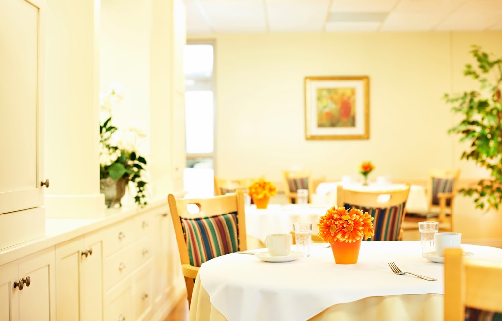 Revera Fergus Place | 164 Fergus Ave, Kitchener, ON N2A 2H2, Canada | Phone: (519) 894-9600