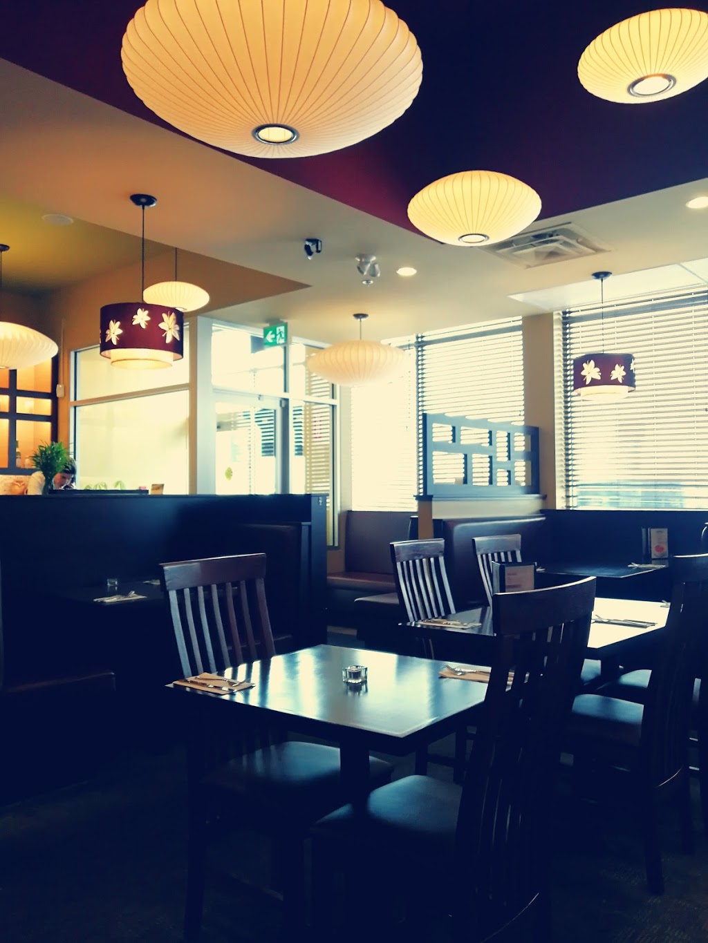 Mai Restaurant | 40 Champlain St #18, Dieppe, NB E1A 1N3, Canada | Phone: (506) 388-7501