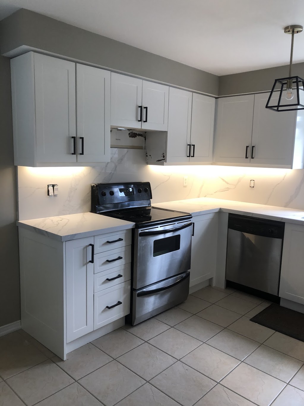 Oakville Fine Cabinetry | 2334 Wyecroft Rd unit #9, Oakville, ON L6L 6M7, Canada | Phone: (647) 678-1175