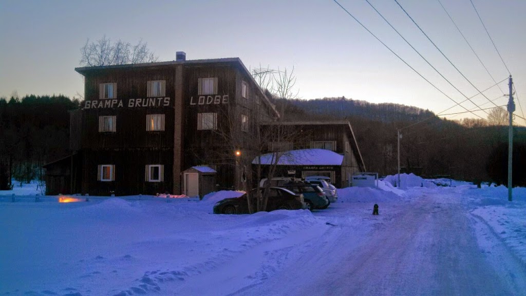 Grampa Grunts Lodge | 53 Begnoche Farm Rd, Montgomery Center, VT 05471, USA | Phone: (802) 326-4572