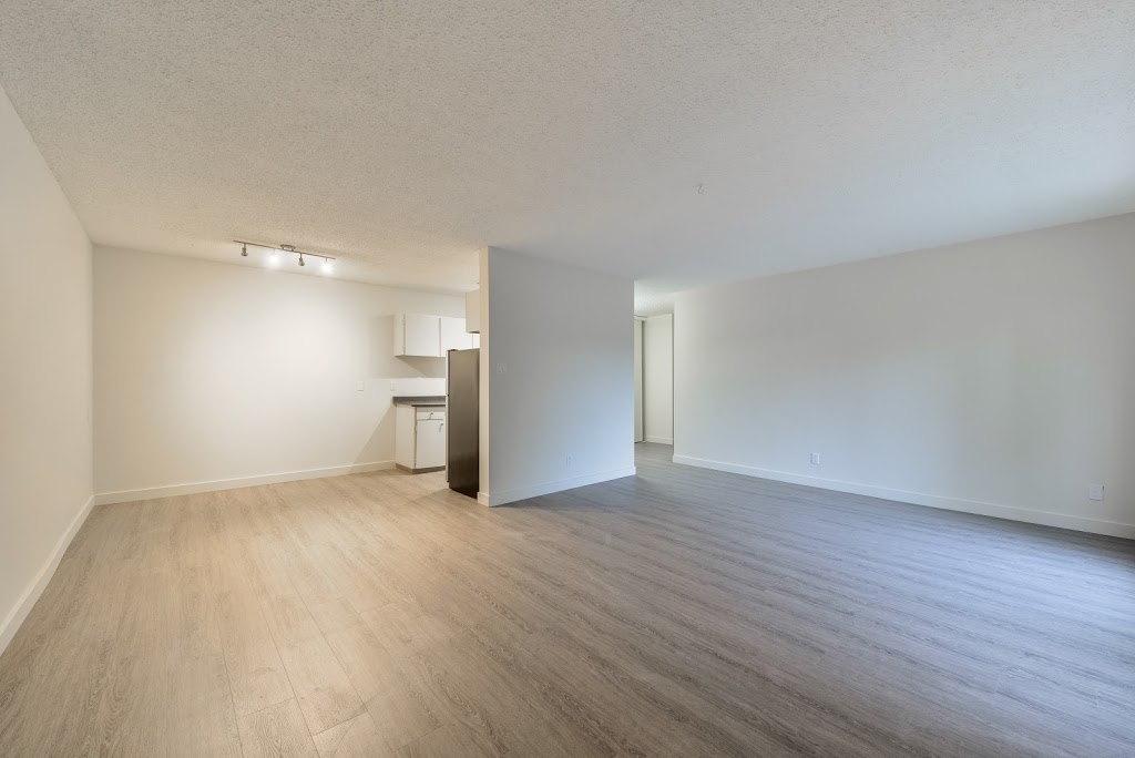 Pembroke Estates | 8630 182 St NW, Edmonton, AB T5T 1M3, Canada | Phone: (780) 413-9365
