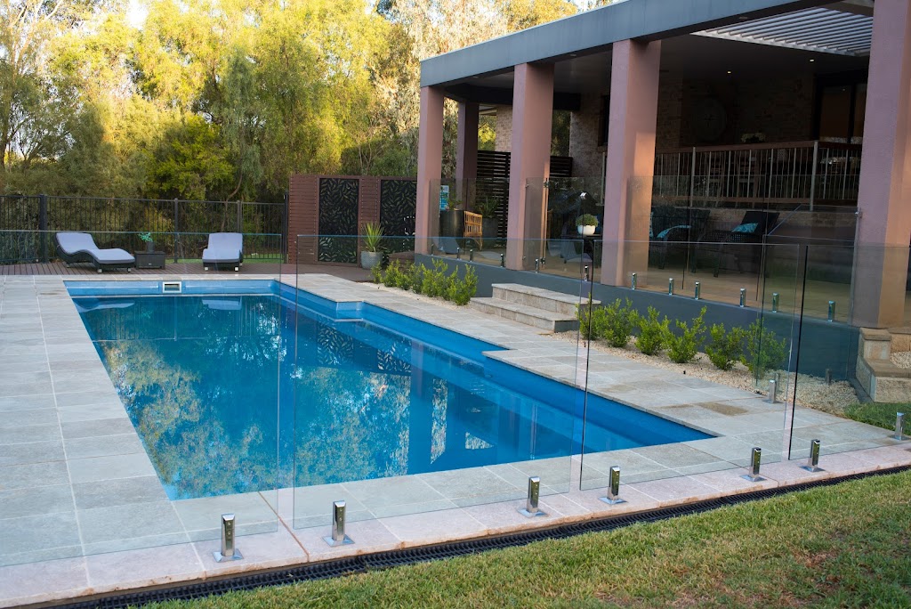 Narellan Pools Ottawa South | 2860 Donnelly Dr, Kemptville, ON K0G 1J0, Canada | Phone: (800) 682-5146
