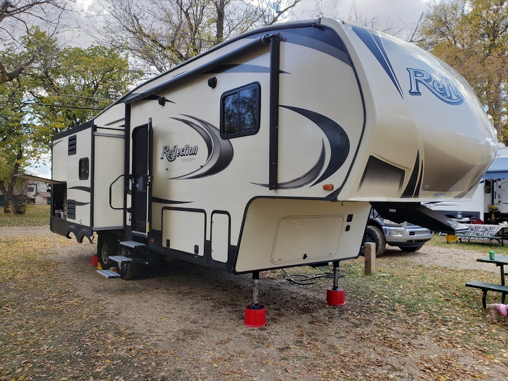 River Park Camp Grounds | 300 River Dr, Moose Jaw, SK S6H 7M2, Canada | Phone: (306) 692-2285