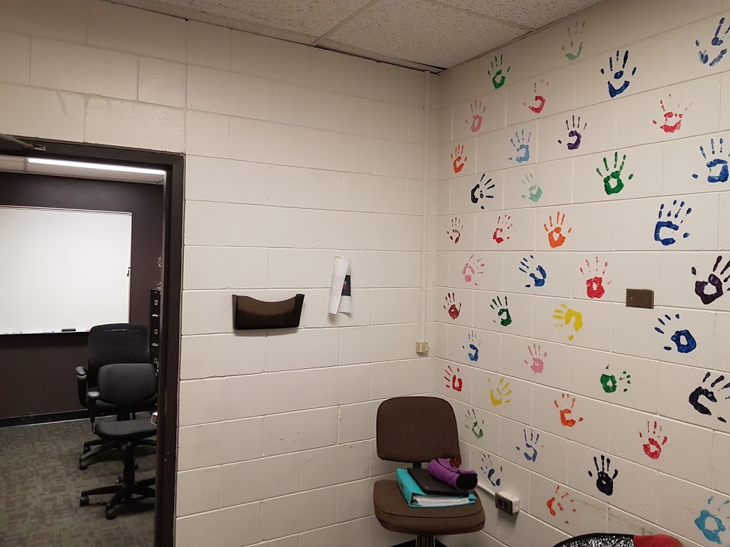 Green Valley School | 212 Oak Ave, Grunthal, MB R0A 0R0, Canada | Phone: (204) 434-6415