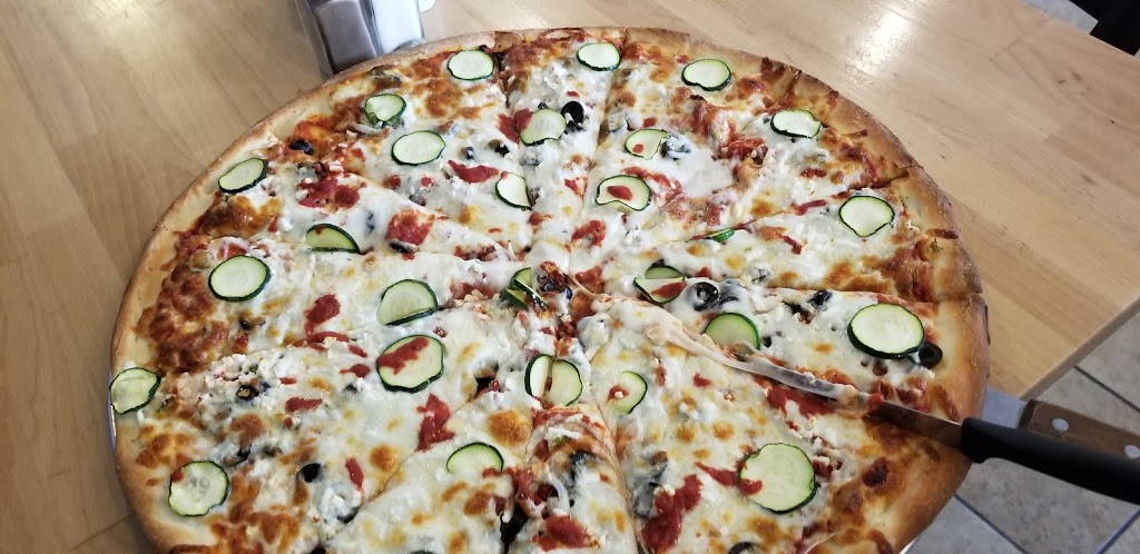 Bills Pizza & Restaurant | 200 Manitoba St, Bracebridge, ON P1L 2E2, Canada | Phone: (705) 645-1198