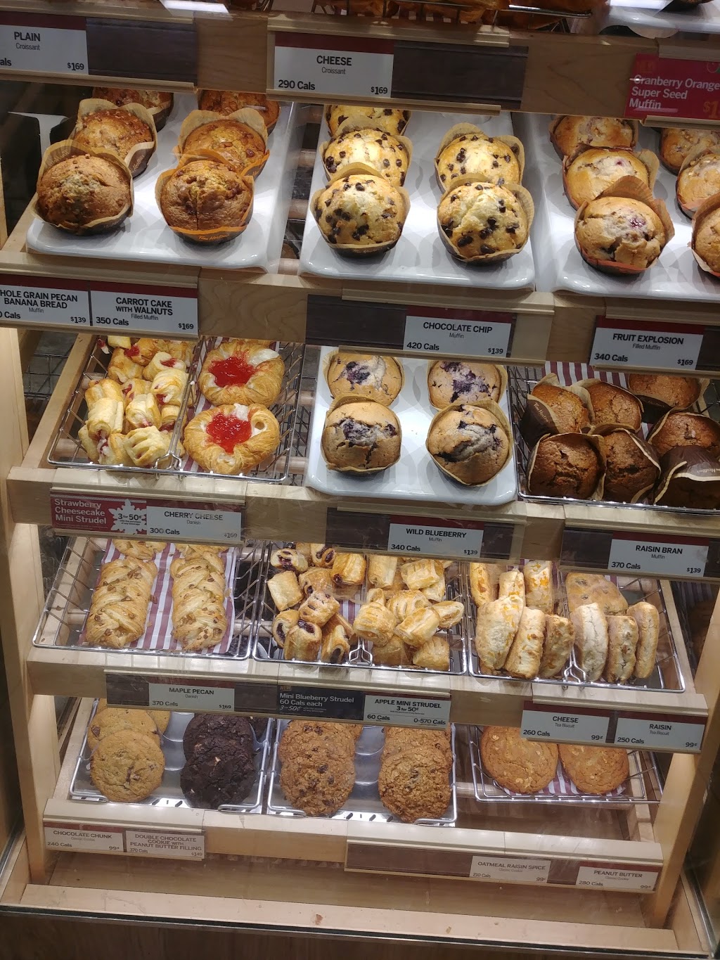 Tim Hortons | 1470 Centre St, Thornhill, ON L4J 3N1, Canada | Phone: (905) 762-9680
