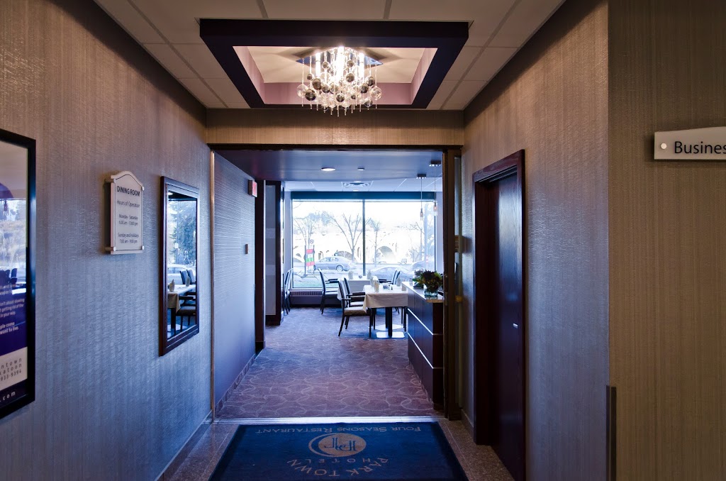 Four Seasons Restaurant & Lounge | 924 Spadina Crescent E, Saskatoon, SK S7K 3H5, Canada | Phone: (306) 667-6064