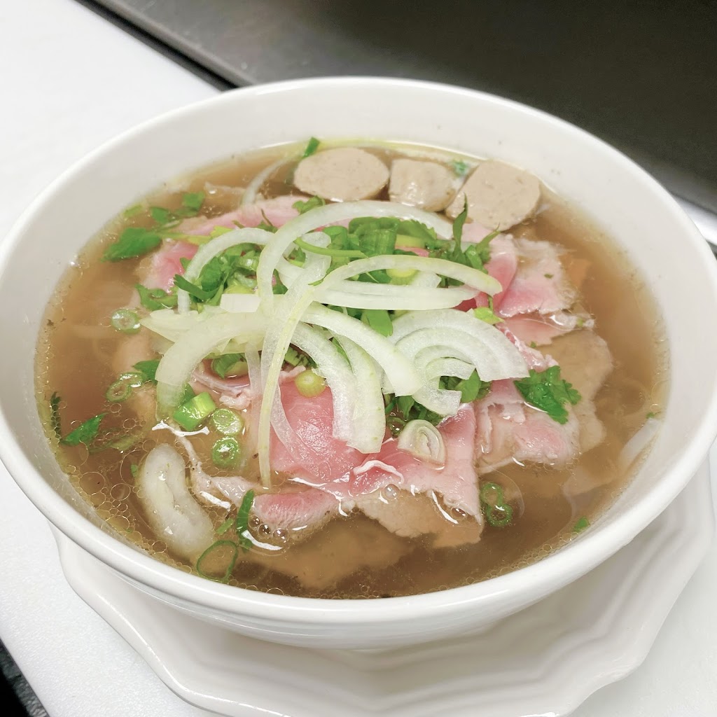 Gibsons Pho Le | 900 Gibsons Way #8, Gibsons, BC V0N 1V8, Canada | Phone: (604) 840-0128