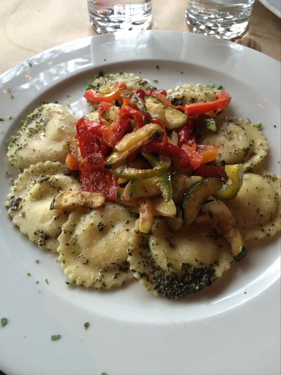 Queens Pasta Cafe | 2263 Bloor St W, Toronto, ON M6S 1N8, Canada | Phone: (416) 766-0993