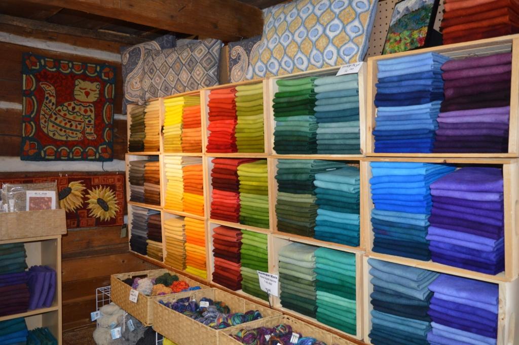 Martina Lesar Hooked Rug Studio | 16311 Mississauga Rd, Terra Cotta, ON L7C 1X8, Canada | Phone: (905) 838-3022