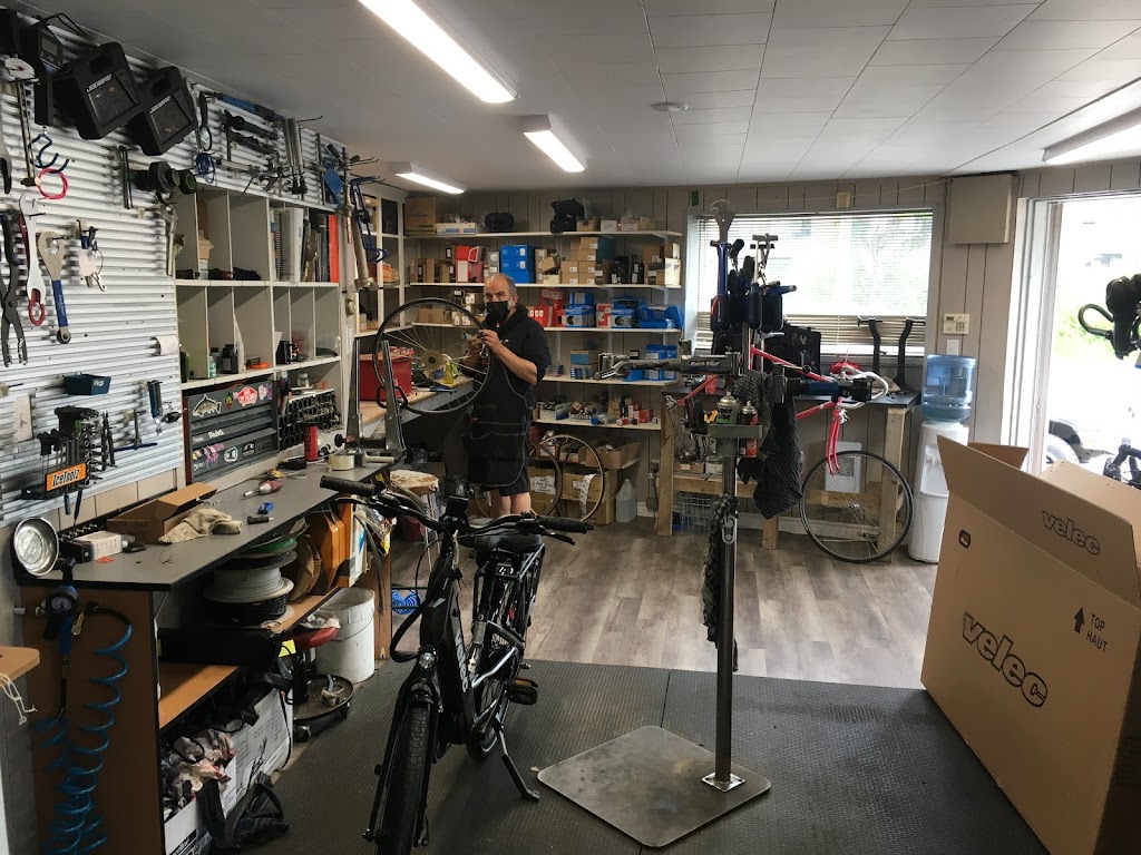 Gosselin Bicycle | 3636 Rue Choquette, Lac-Mégantic, QC G6B 1W7, Canada | Phone: (819) 583-0253