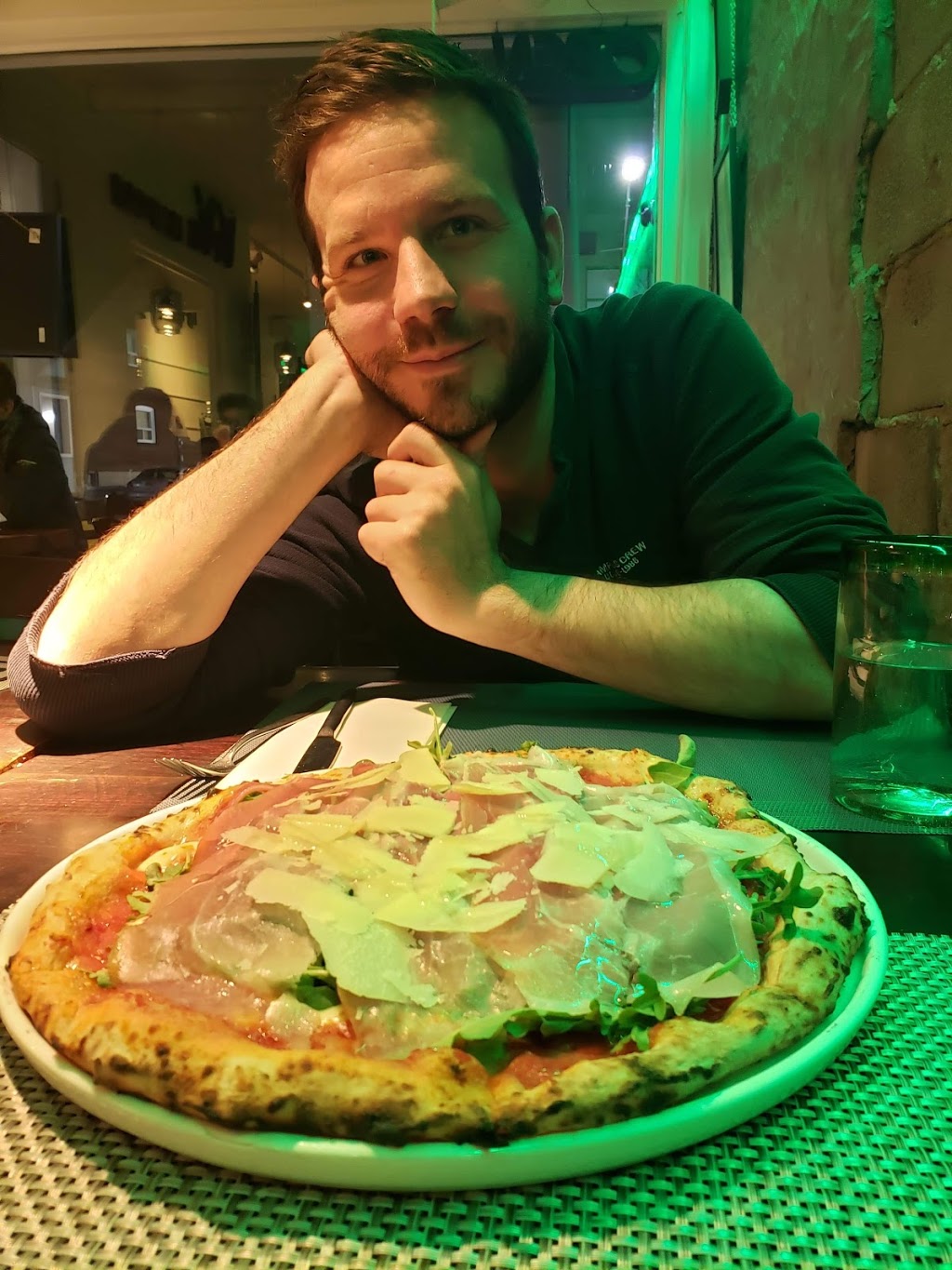Viva Napoli Pizzeria | 679 Mt Pleasant Rd, Toronto, ON M4S 2N2, Canada | Phone: (647) 344-8482