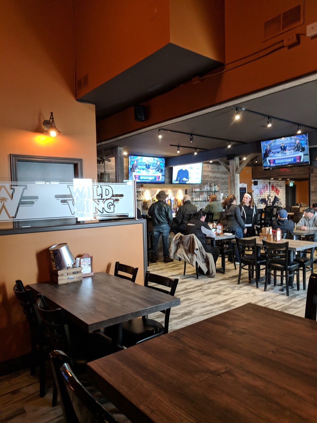 Wild Wing | 140 Lombard St, Smiths Falls, ON K7A 5B8, Canada | Phone: (613) 205-1077