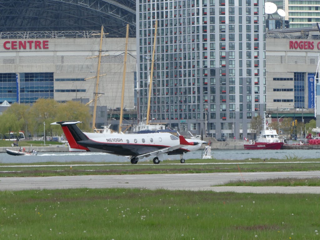 Billy Bishop Toronto City Airport | 2 Eireann Quay, Toronto, ON M5V 1A1, Canada | Phone: (416) 203-6942