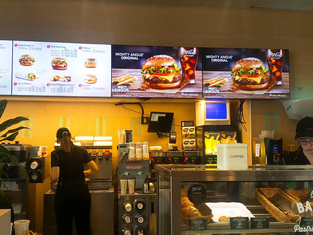 McDonalds | 631 Niagara St, Welland, ON L3C 1L9, Canada | Phone: (905) 735-1064