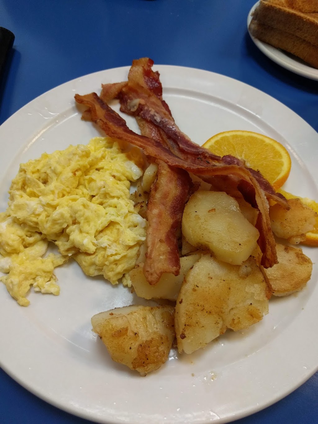 Riverside Grill | 65 Queen St N, Bolton, ON L7E 1C1, Canada | Phone: (905) 857-3209