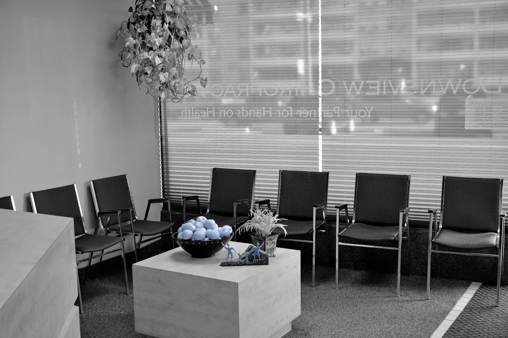 Downsview Chiropractic | 552 Sheppard Ave W, North York, ON M3H 2R9, Canada | Phone: (416) 635-1818