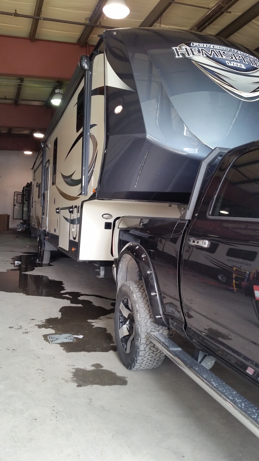 Town and Country Chrysler Auto Body and Collision Centre | 2021 Rogers Rd, Perth, ON K7H 3P4, Canada | Phone: (613) 201-2500