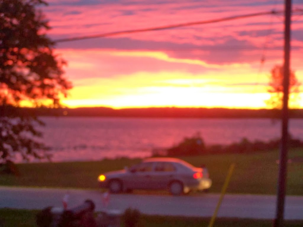 Creighton Manor Inn Bed&Breakfast | 74 Creighton St S, Orillia, ON L3V 1B2, Canada | Phone: (705) 326-3326