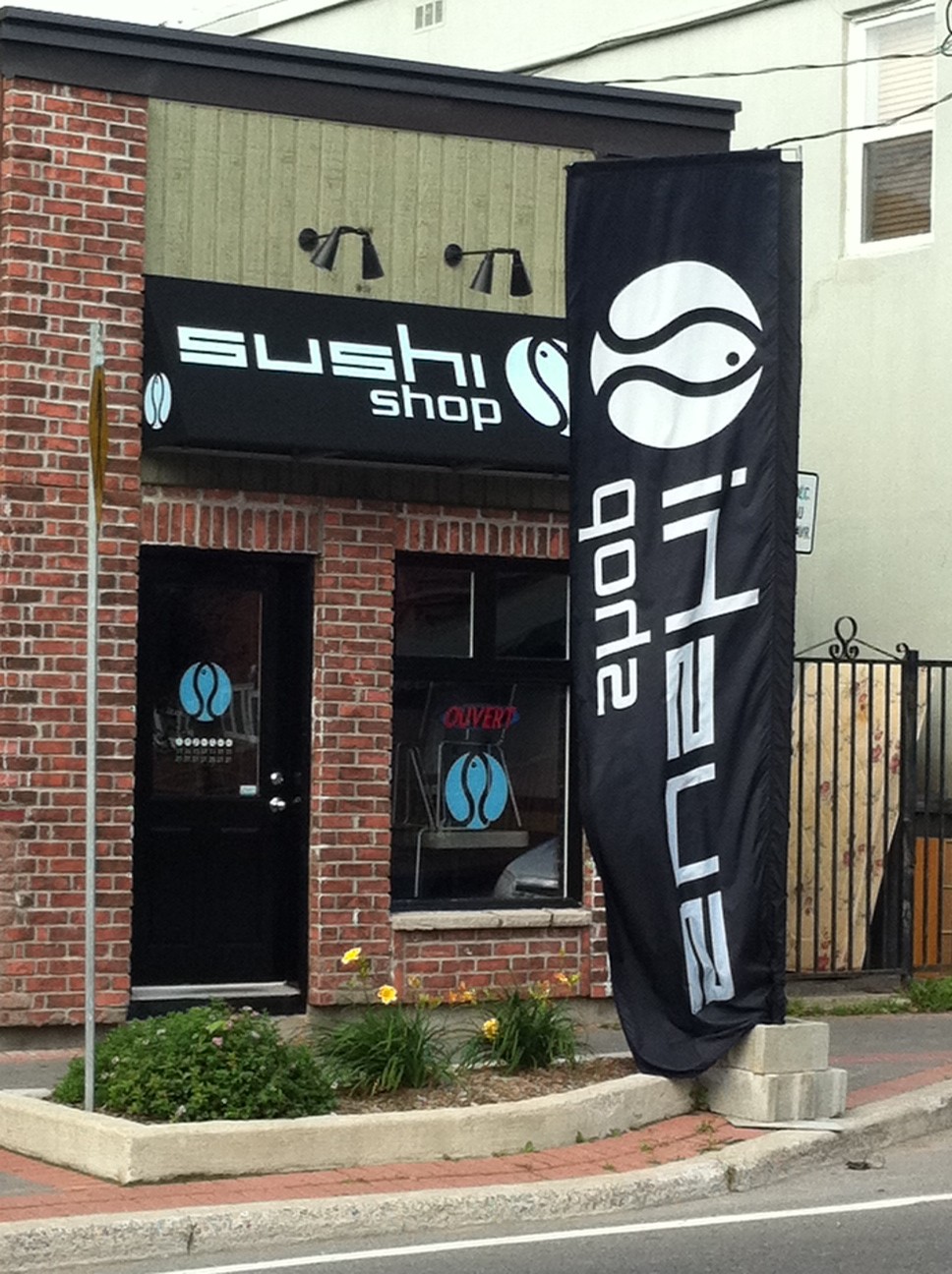 Sushi Shop | 433 Avenue de Buckingham, Gatineau, QC J8L 2G8, Canada | Phone: (819) 281-0550