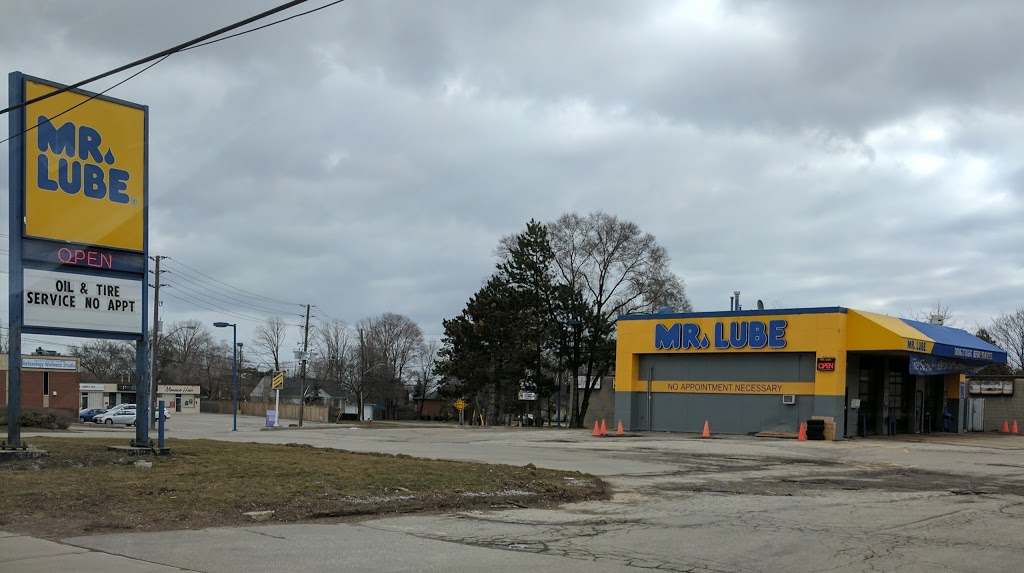Mr. Lube | 2346 Dundas St W, Mississauga, ON L5K 1R7, Canada | Phone: (905) 822-2425
