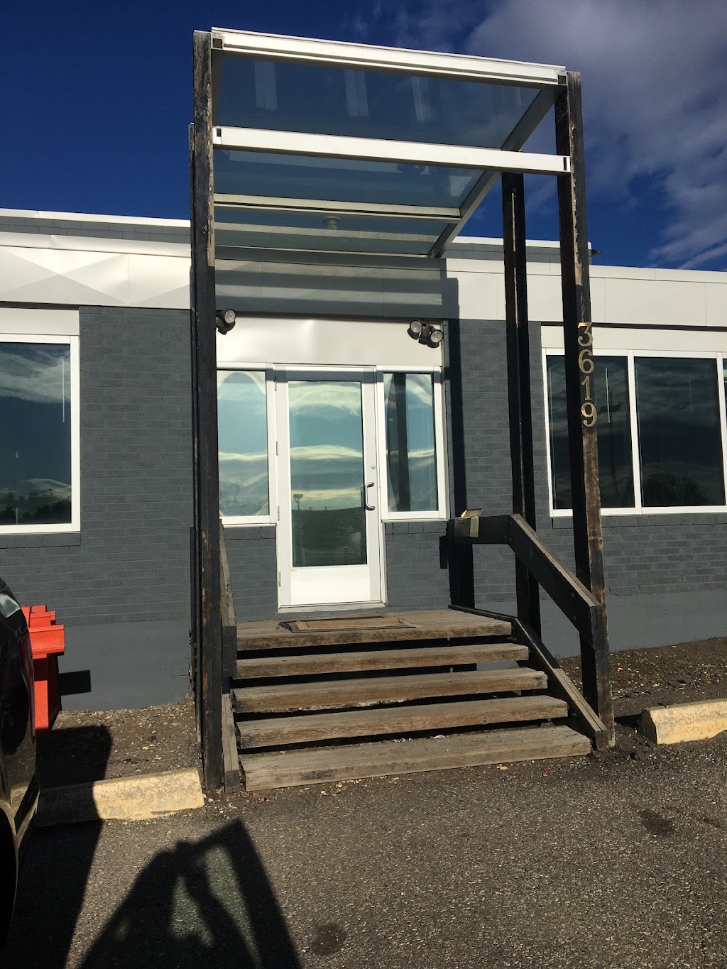 Glenmore Painting - Calgary Residential & Commercial Painters | 9803 24 St SW, Calgary, AB T2V 3W5, Canada | Phone: (403) 615-7169