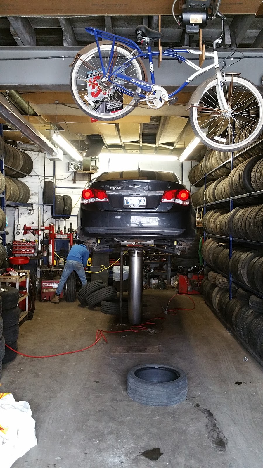 MT TIRE INC | 218 Old Weston Rd, Toronto, ON M6N 3A4, Canada | Phone: (647) 349-8554
