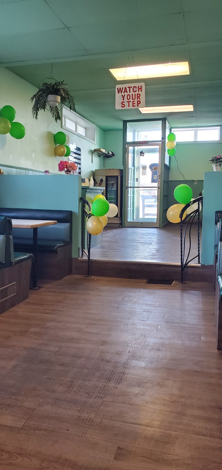 Pizza 204 | 18 Kent Rd, Winnipeg, MB R2L 0X9, Canada | Phone: (204) 663-0983