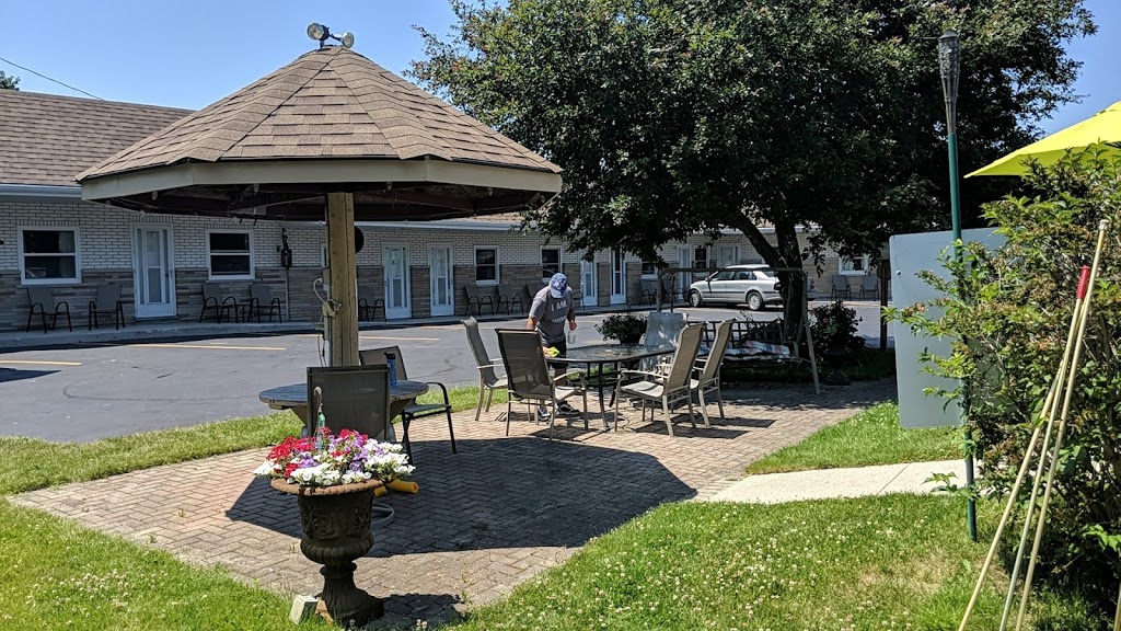 Hilltop Motel | 300 S Sykes St, Meaford, ON N4L 1C7, Canada | Phone: (519) 538-1700