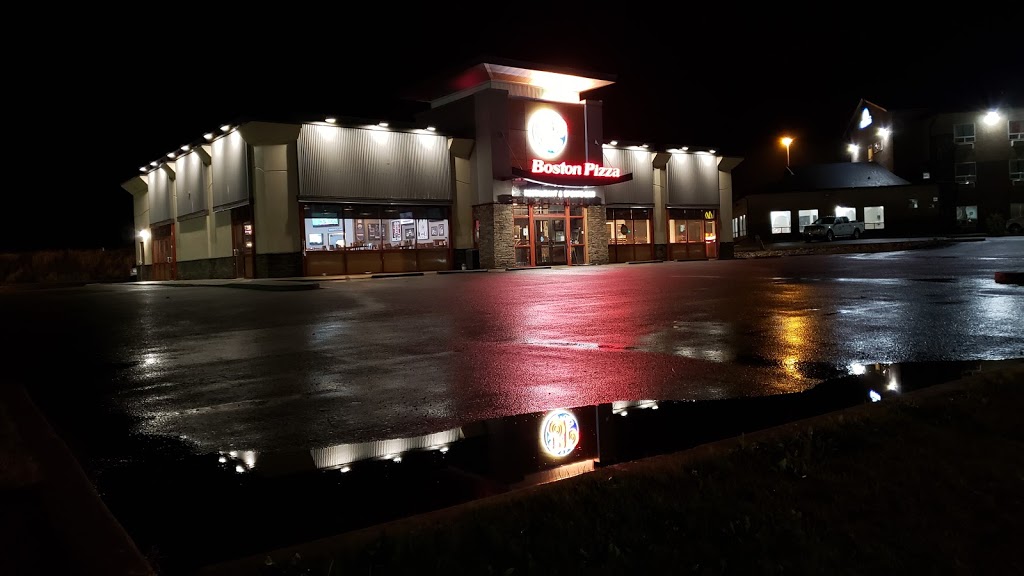 Boston Pizza | 5014 40 Ave, Innisfail, AB T4G 1Z1, Canada | Phone: (403) 227-0573